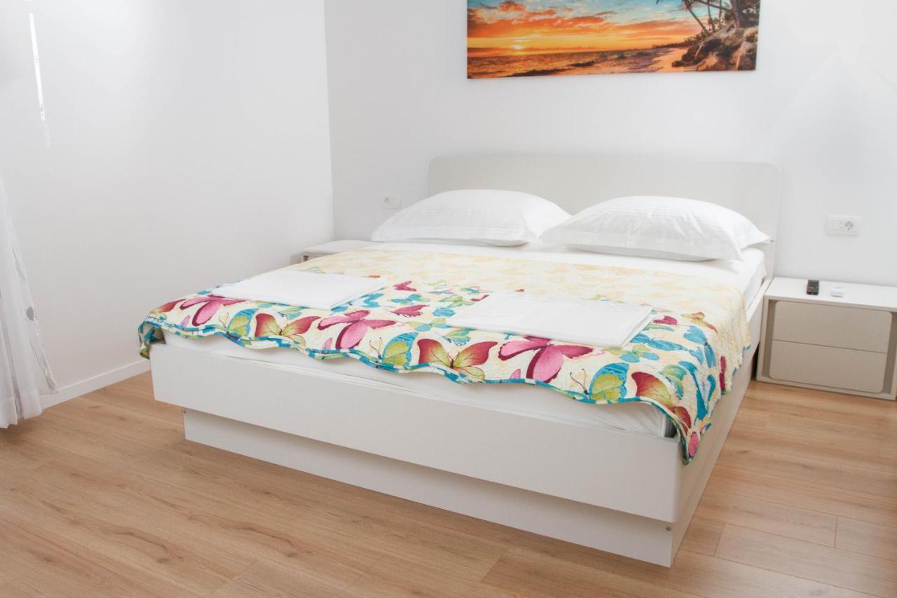פודסטראנה Unforgettable Sea View Apartments Bakota מראה חיצוני תמונה