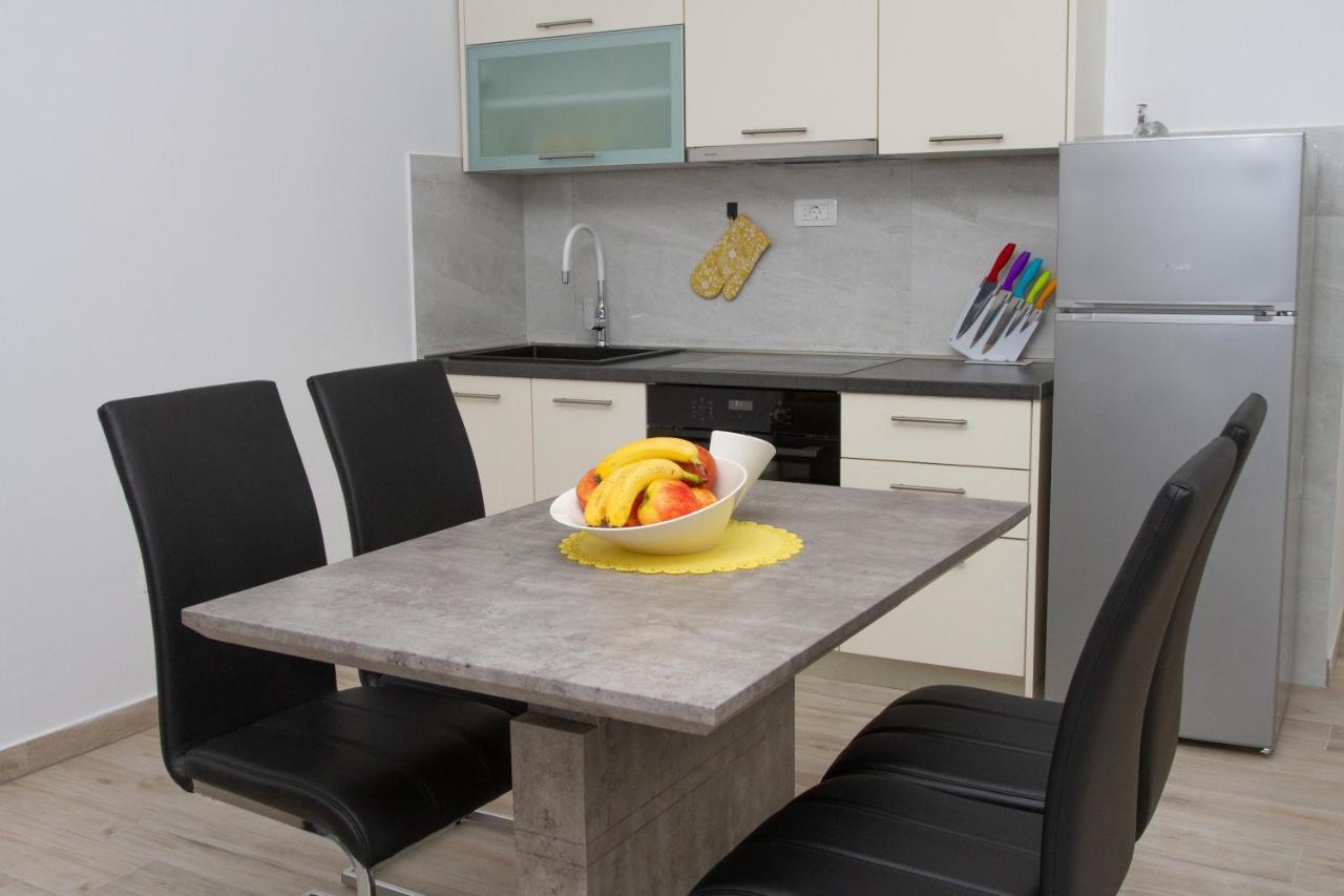 פודסטראנה Unforgettable Sea View Apartments Bakota מראה חיצוני תמונה