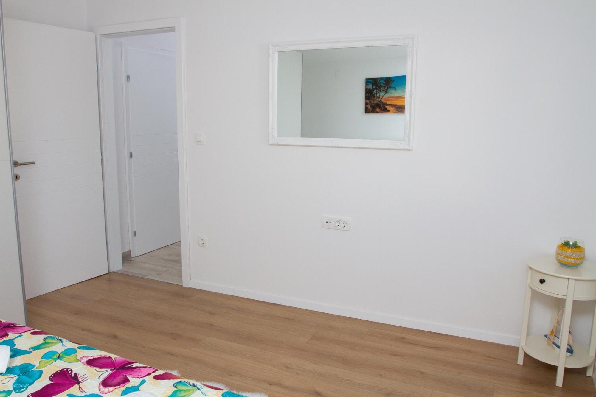 פודסטראנה Unforgettable Sea View Apartments Bakota מראה חיצוני תמונה