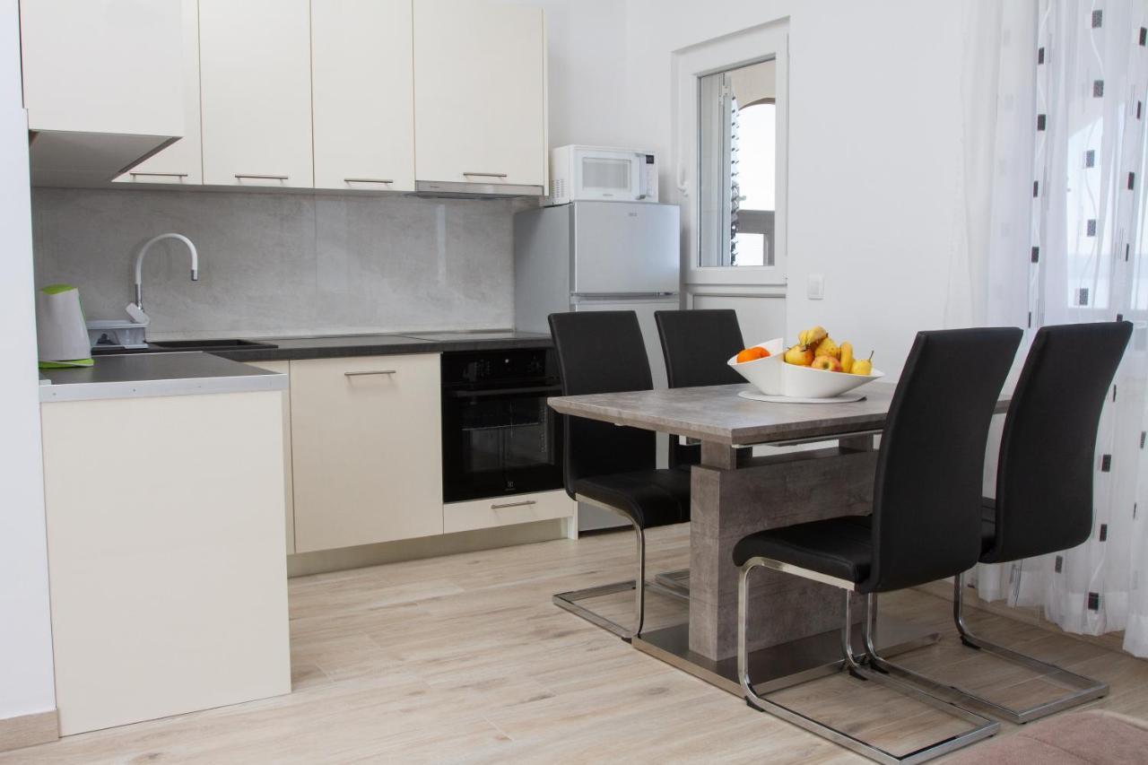 פודסטראנה Unforgettable Sea View Apartments Bakota מראה חיצוני תמונה